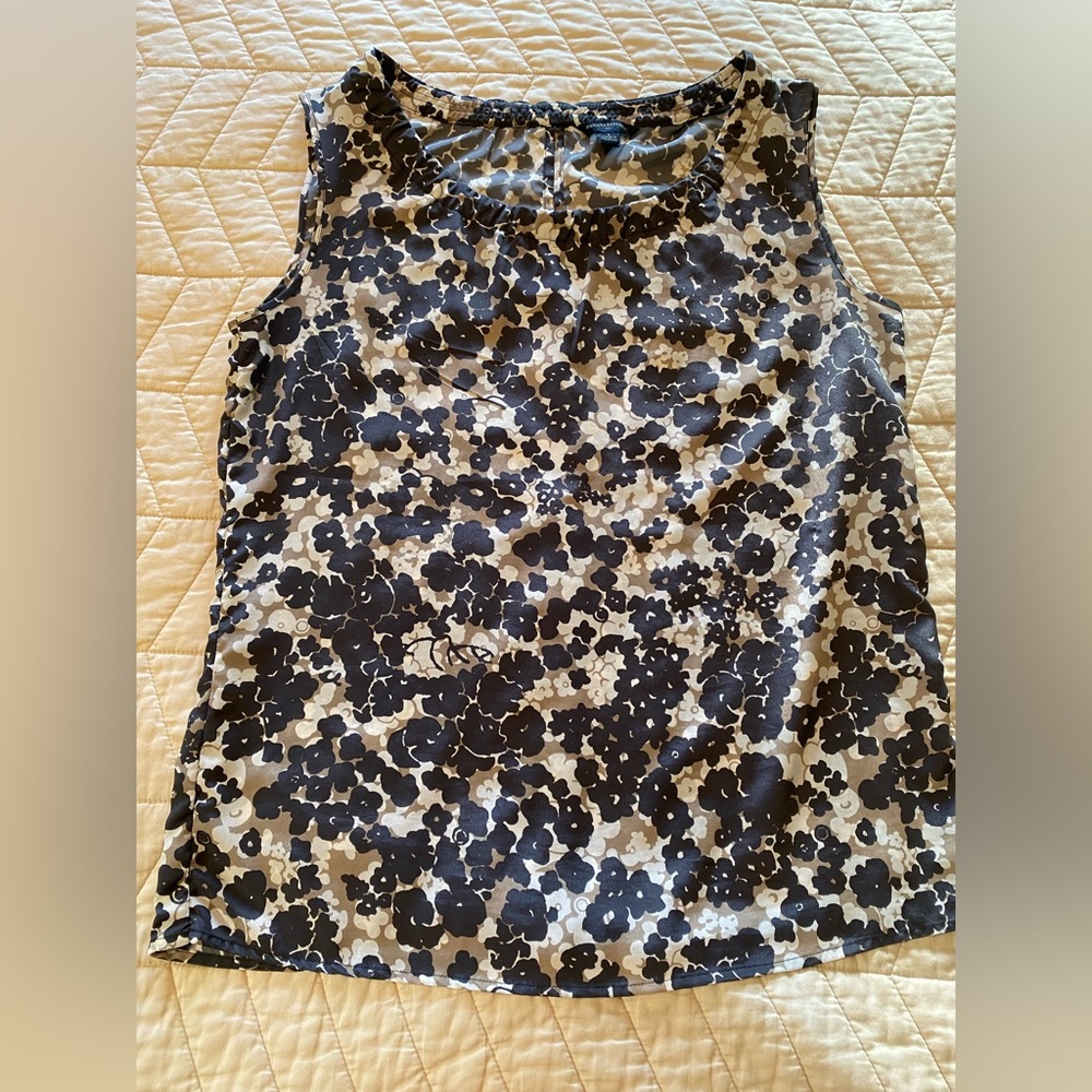 Banana Republic ladies blouse size large